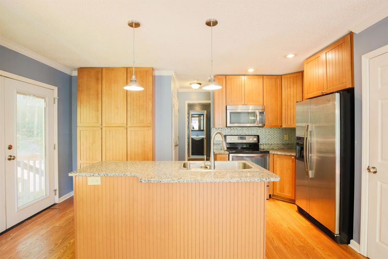 115 Kingsmill Rd, Cary, NC 27511