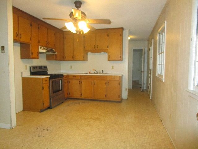 115 W Langdon Ave, Smithfield, NC 27577