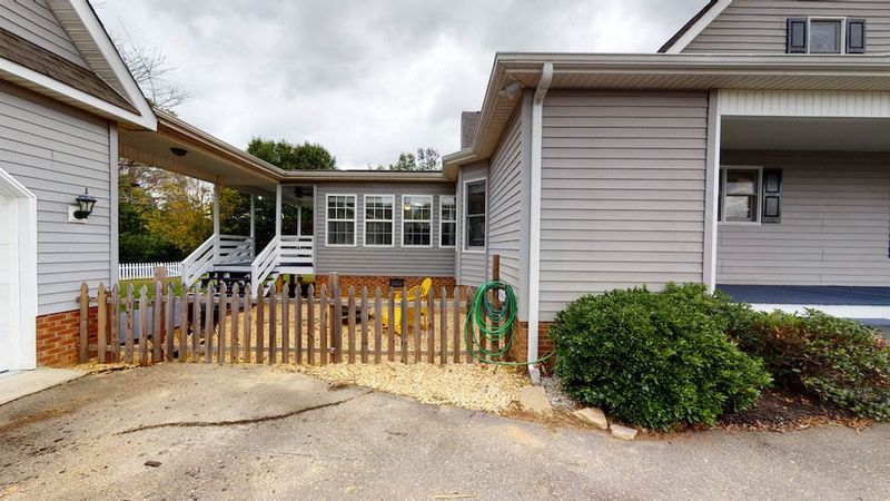 115 Powell Dr, Smithfield, NC 27577