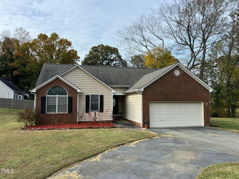 115 Random Ln, Burlington, NC 27215