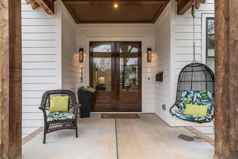 115 E Roanoke Park Dr, Raleigh, NC 27608