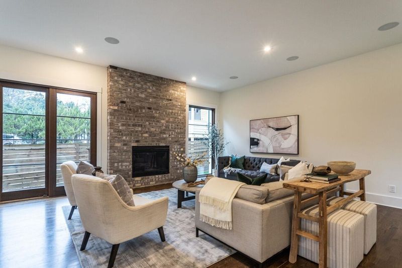115 E Roanoke Park Dr, Raleigh, NC 27608