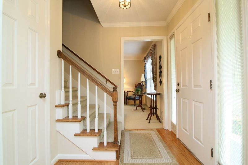 115 Timberlyne Ct, Chapel Hill, NC 27514
