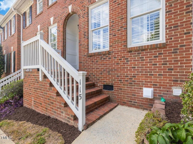 115 Westside Dr, Chapel Hill, NC 27516