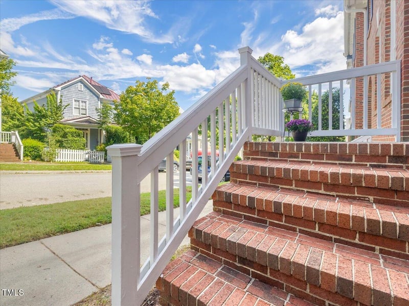 115 Westside Dr, Chapel Hill, NC 27516