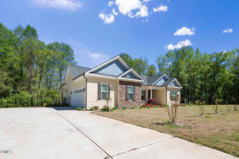 115 Wiggins Rd, Angier, NC 27501