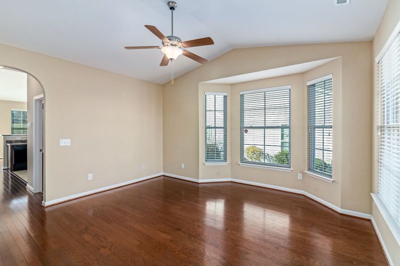 1151 Kelso Ln, Burlington, NC 27215