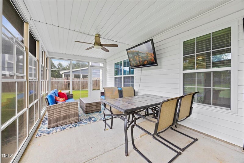 1152 Summer Meadow Dr, Fuquay Varina, NC 27526