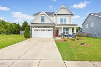 1152 Summer Meadow Dr, Fuquay Varina, NC 27526