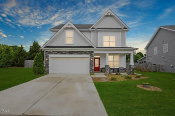1152 Summer Meadow Dr, Fuquay Varina, NC 27526