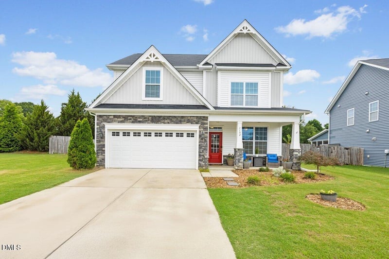 1152 Summer Meadow Dr, Fuquay Varina, NC 27526