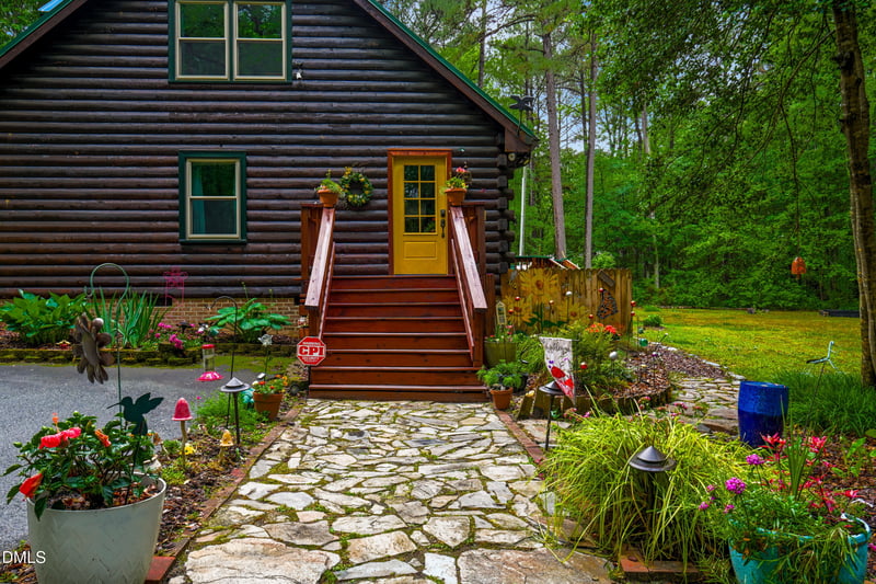 1153 Log Barn Rd, Pittsboro, NC 27312