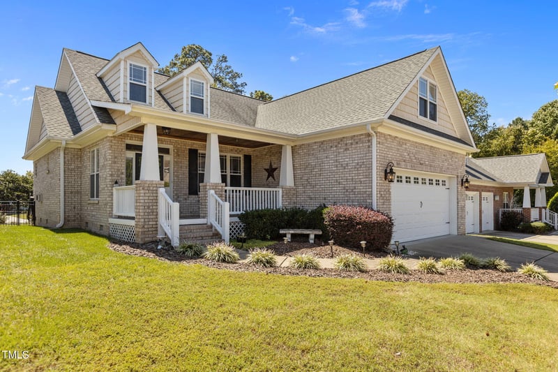 1156 Crystalwater Dr, Fuquay Varina, NC 27526
