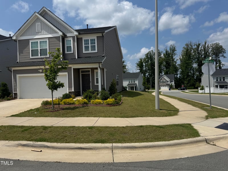 1157 Matterhorn Dr, Fuquay Varina, NC 27526