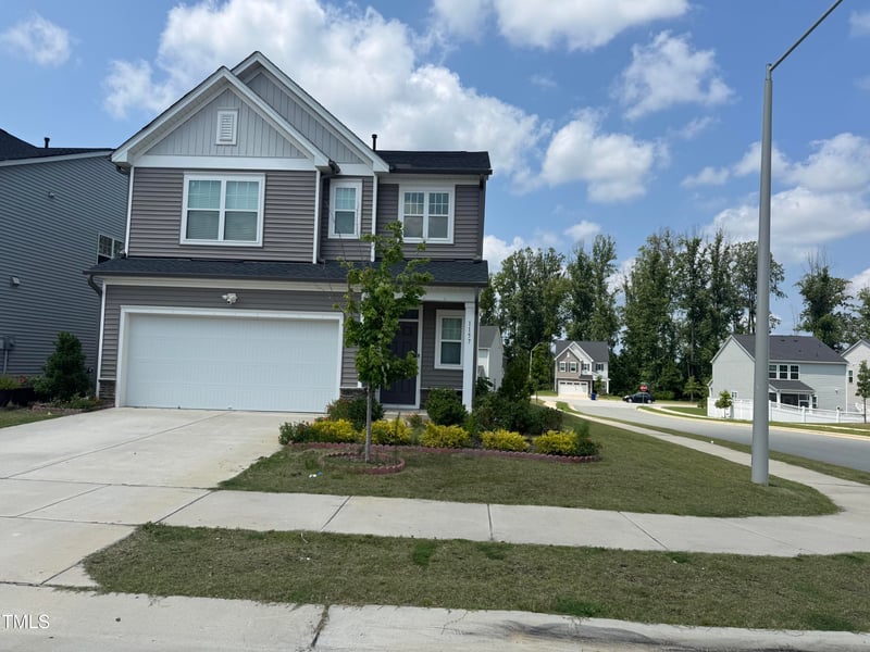 1157 Matterhorn Dr, Fuquay Varina, NC 27526