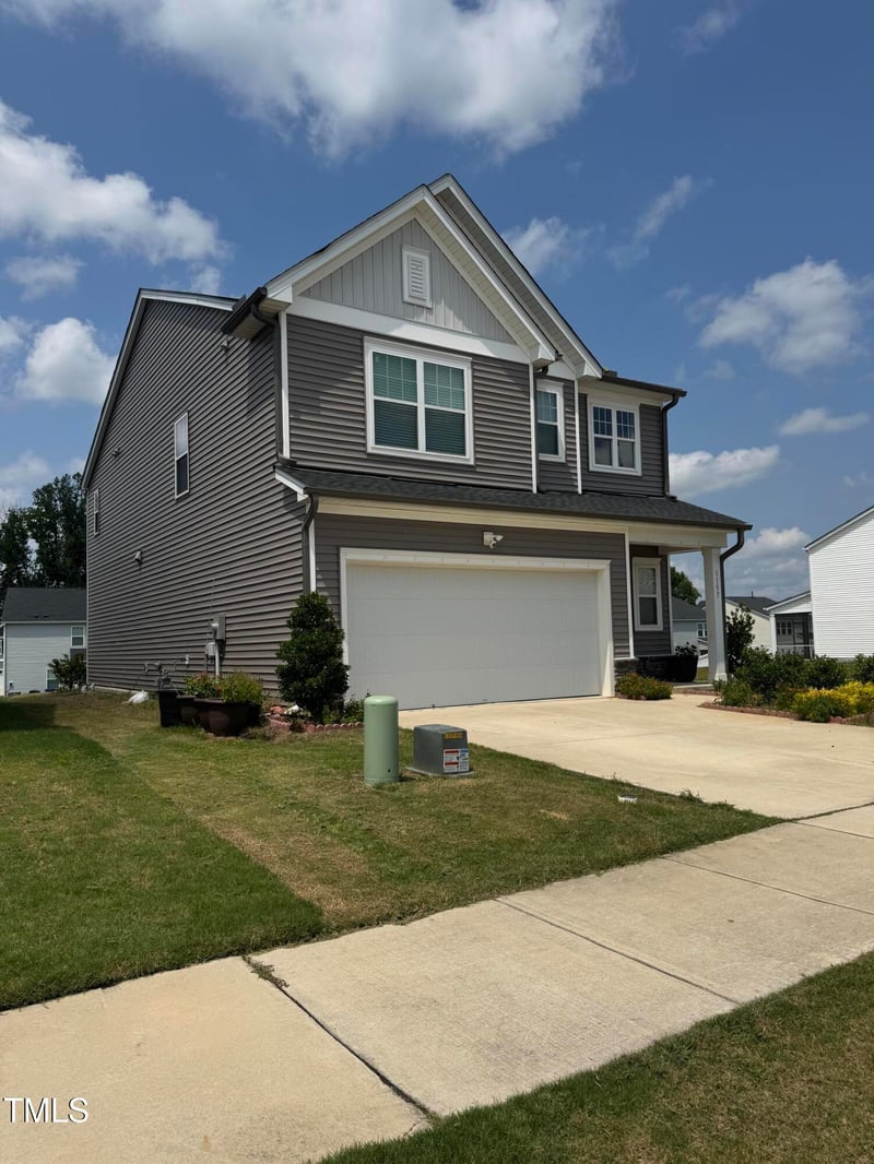 1157 Matterhorn Dr, Fuquay Varina, NC 27526