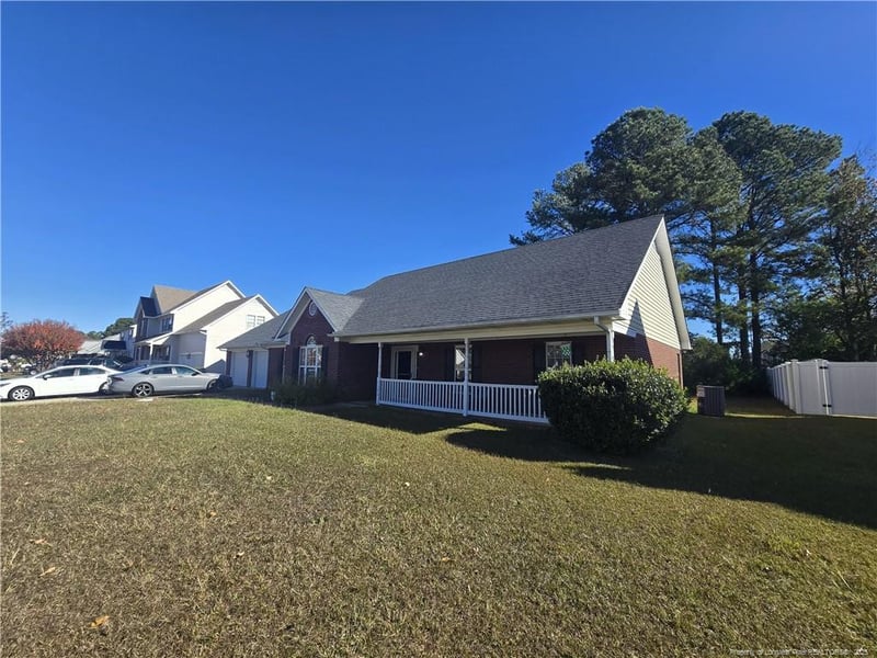 1159 Hallberry Dr, Fayetteville, NC 28314