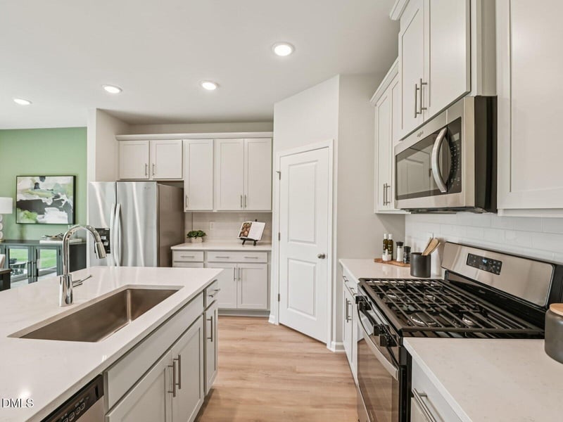 1159 Winding Spring Dr, Mebane, NC 27302