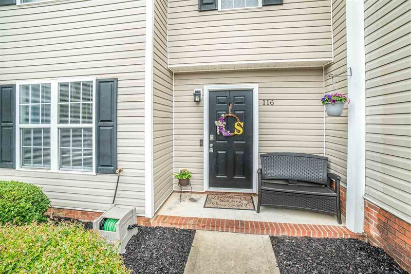 116 Blackthorne Ct, Clayton, NC 27520