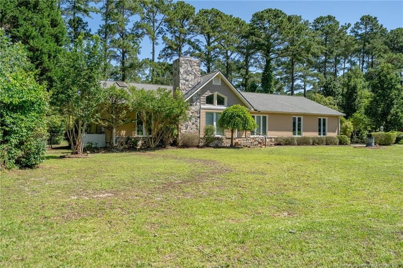 116 Bledsoe St, Hope Mills, NC 28348