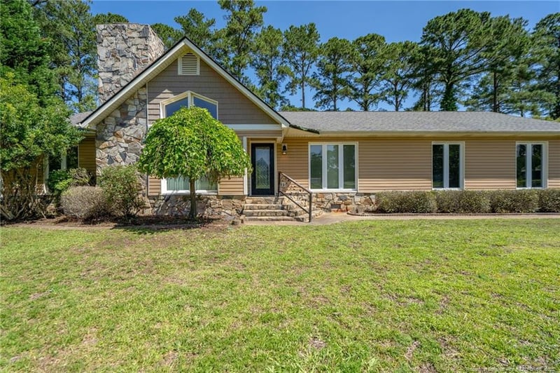 116 Bledsoe St, Hope Mills, NC 28348