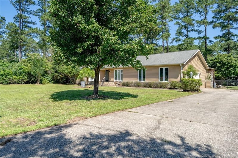 116 Bledsoe St, Hope Mills, NC 28348
