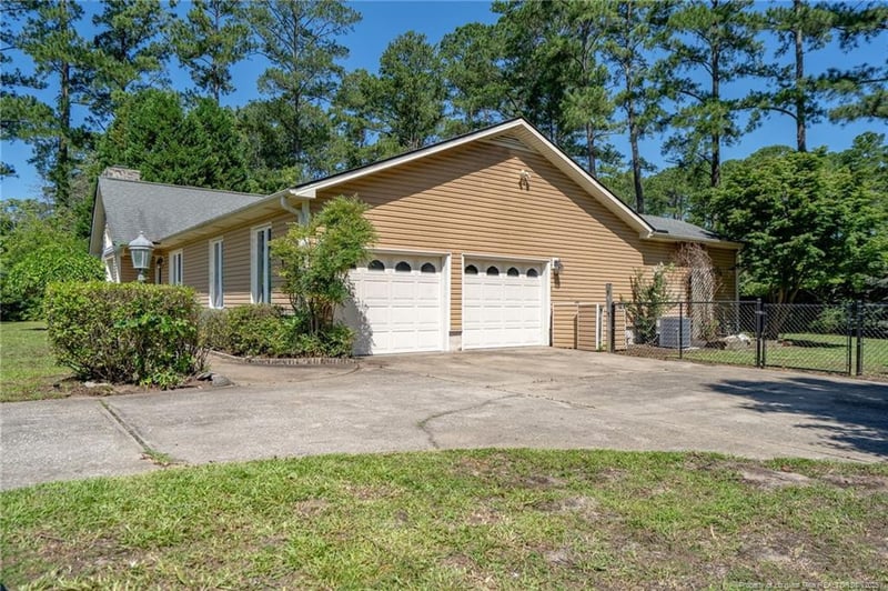 116 Bledsoe St, Hope Mills, NC 28348