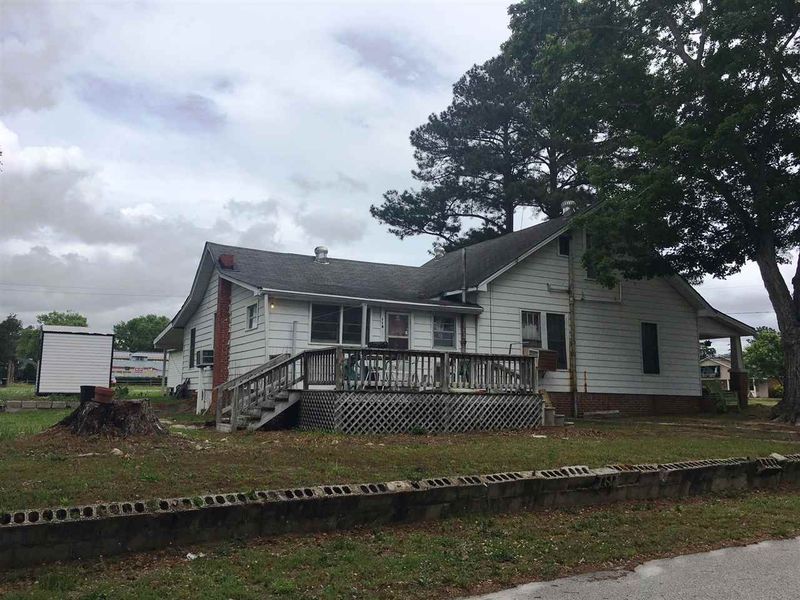116 S Broad St, Angier, NC 27501