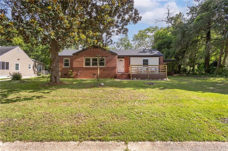 116 Brookwood Ave, Fayetteville, NC 28301
