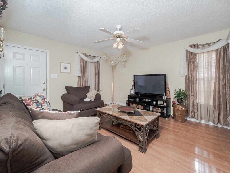 116 Burt St, Holly Springs, NC 27540