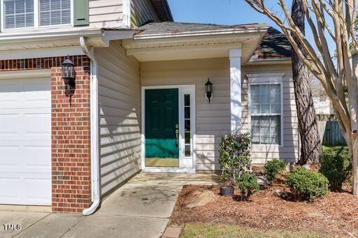 116 Chalcedony St, Raleigh, NC 27603