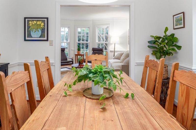 116 Cobblestone Dr, Chapel Hill, NC 27516