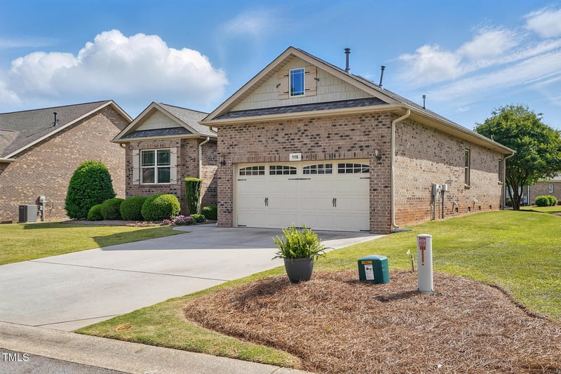 116 Colonade Ct, Benson, NC 27504