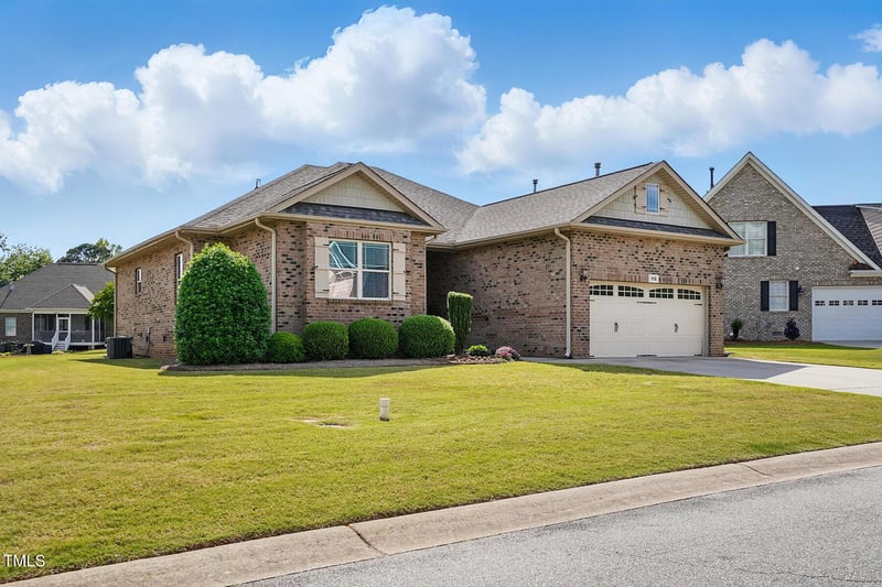 116 Colonade Ct, Benson, NC 27504