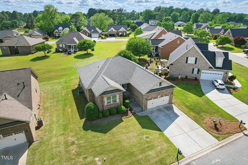 116 Colonade Ct, Benson, NC 27504