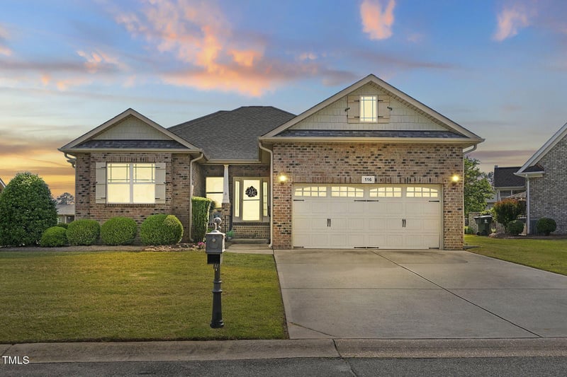 116 Colonade Ct, Benson, NC 27504