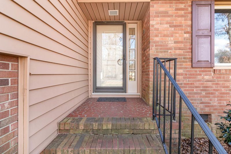 116 Crestview Dr, Durham, NC 27712