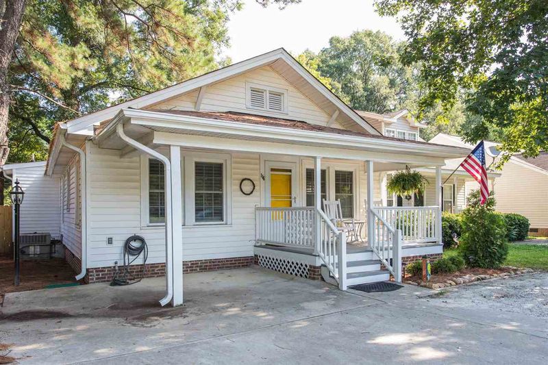 116 E Earp St, Holly Springs, NC 27540