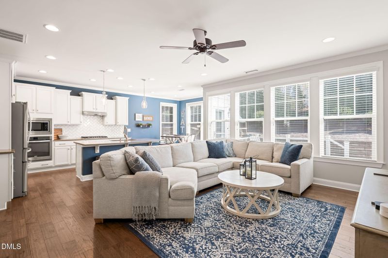 116 Edgegrove Ln, Holly Springs, NC 27540