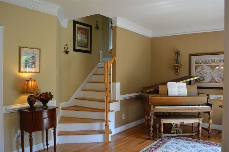 116 Glenmore Rd, Cary, NC 27519