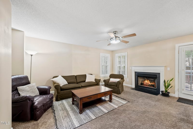116 Hidden Cellars Dr, Holly Springs, NC 27540