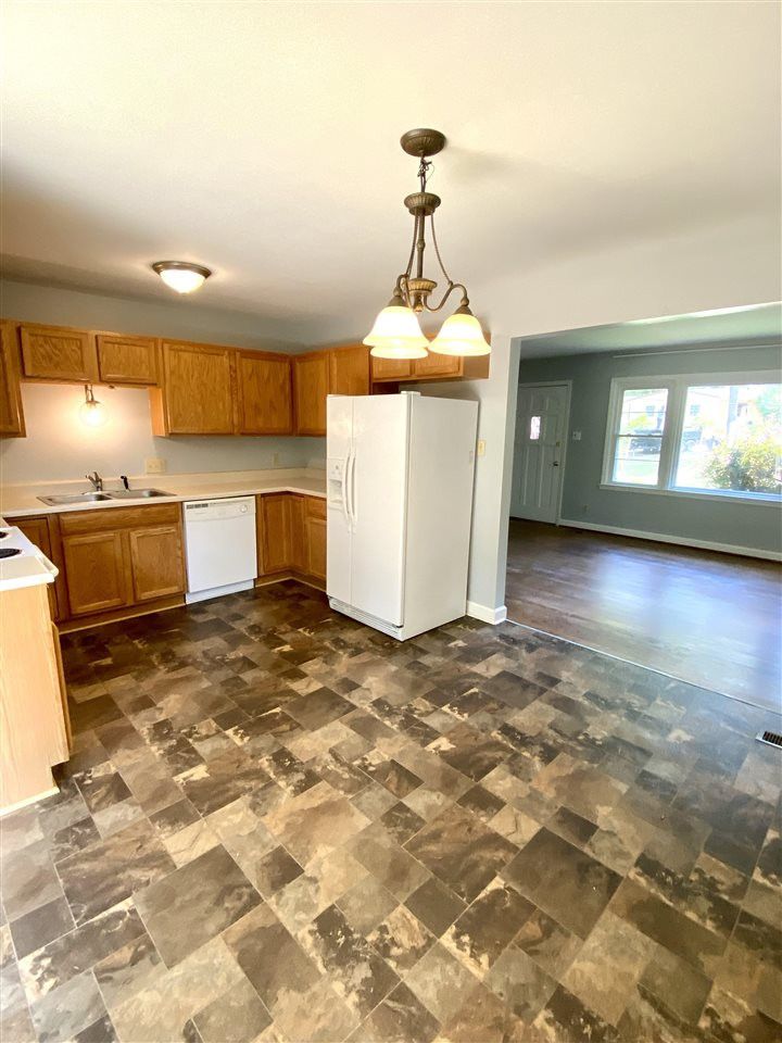 116 W Johnson St, Cary, NC 27513
