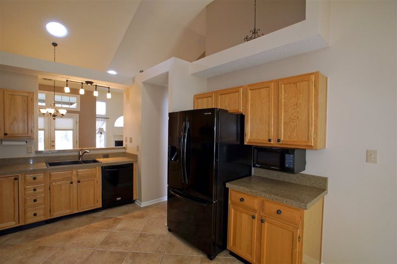 116 Lake Hickory Ct, Cary, NC 27519