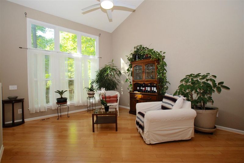 116 Mcintire Ln, Cary, NC 27513