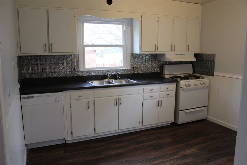 116 Murphy Dr, Cary, NC 27513