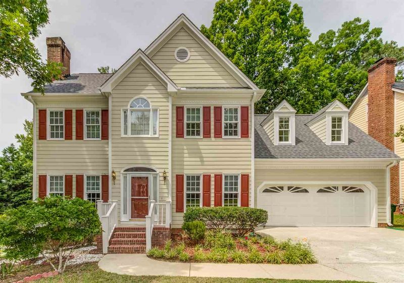 116 Parkcrest Dr, Cary, NC 27519