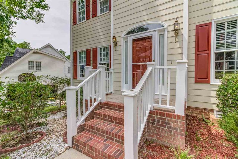 116 Parkcrest Dr, Cary, NC 27519