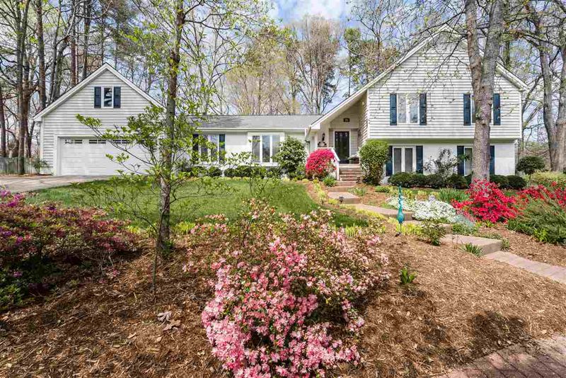 116 Queensferry Dr, Cary, NC 27511