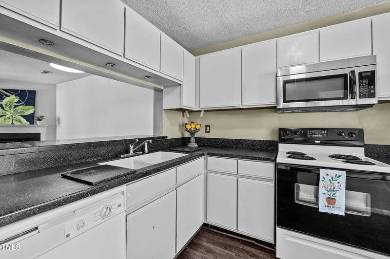 116 St Andrews Ln, Chapel Hill, NC 27517