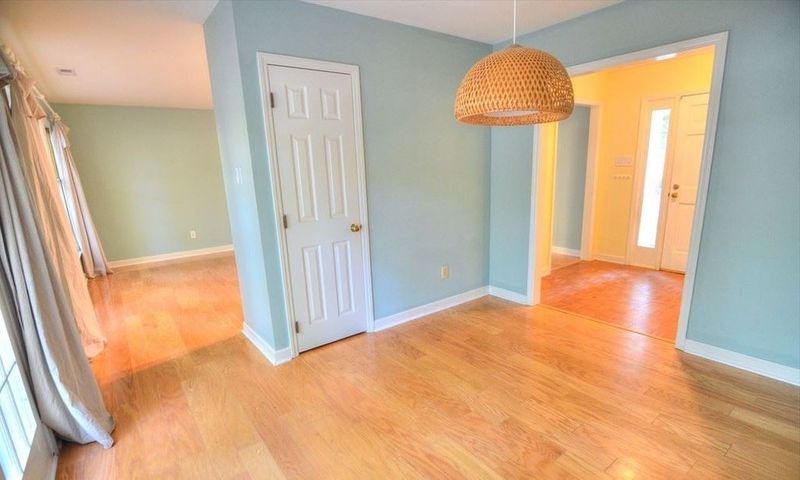 116 Summerlin Dr, Chapel Hill, NC 27514